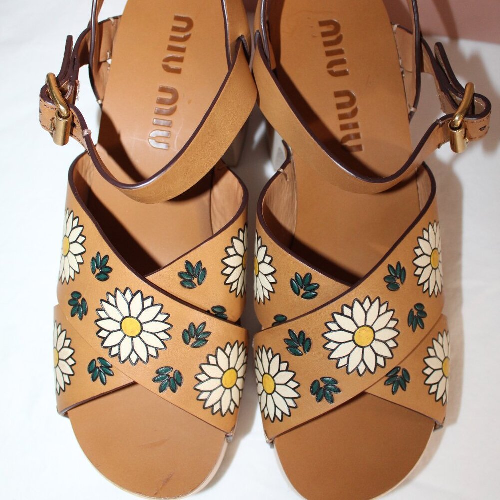 NWB MIU MIU Painted Flowers Wooden Heeled Sandals Platform 40 - Picture 2 of 8
